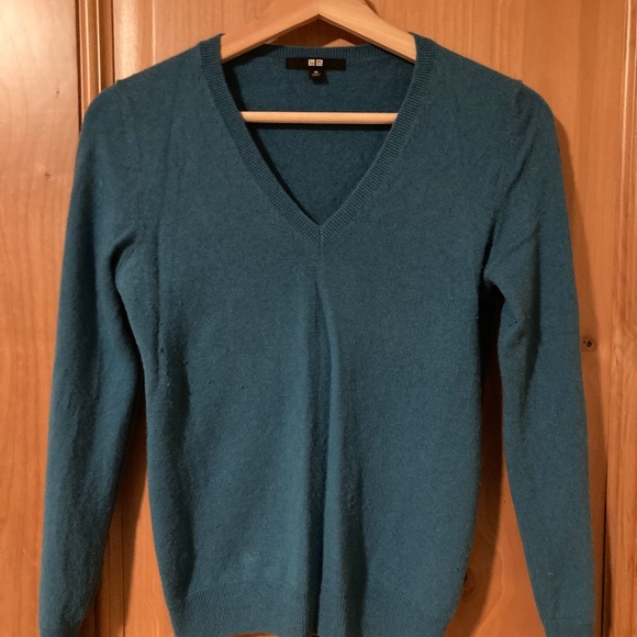 Uniqlo Sweaters - Cashmere sweater